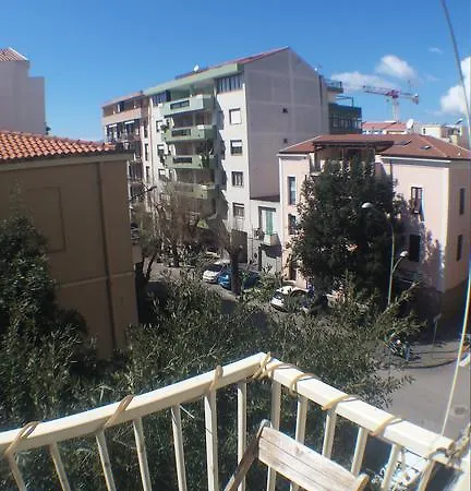 Republic לינה וארוחת בוקר 2*